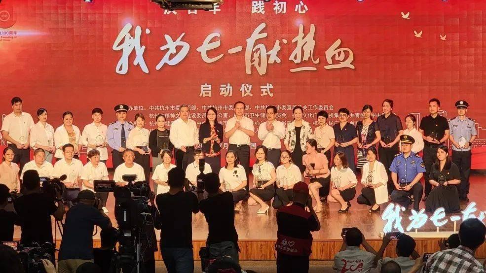 深度交流,尽在想把洗衣机放在阳台上,阳台地面有必要抬高吗?